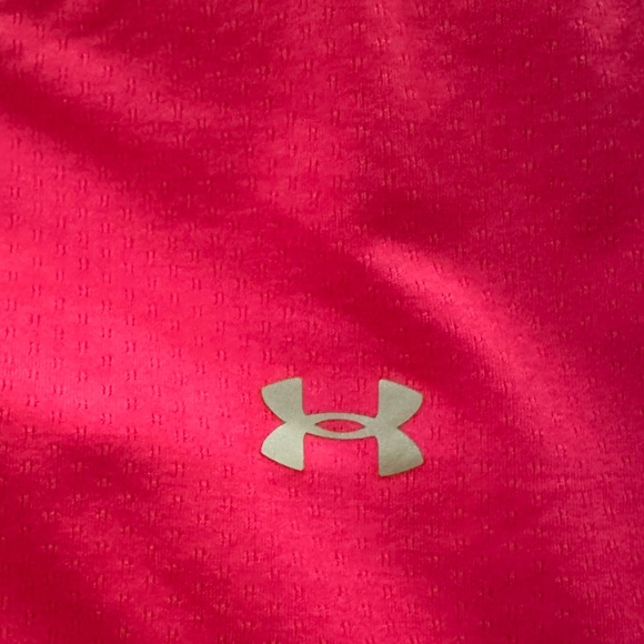 UNDERARMOUR SPORTS TSHIRT - Picture 3 of 3